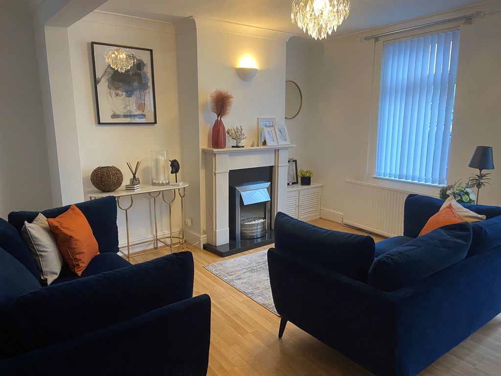 2 bed terraced house to rentUnion Road East, Abergavenny NP7
