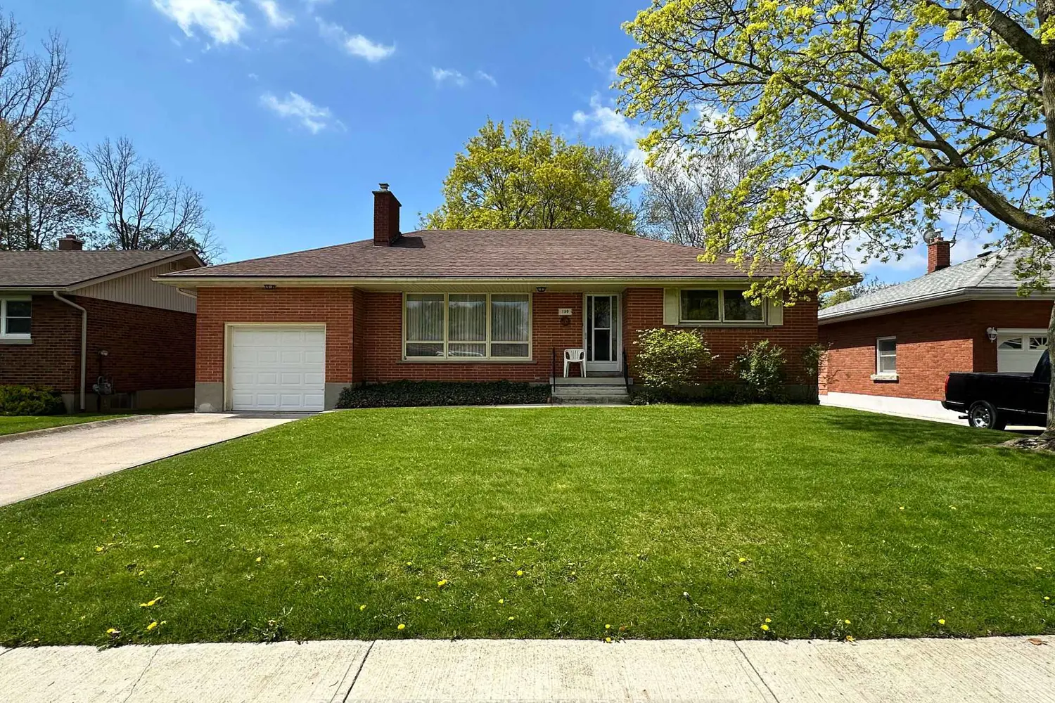 130 Gardiner Avenue photo 2