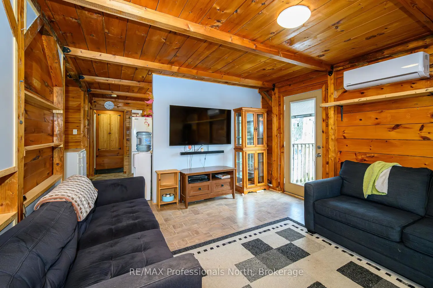 2315 Aspdin Road