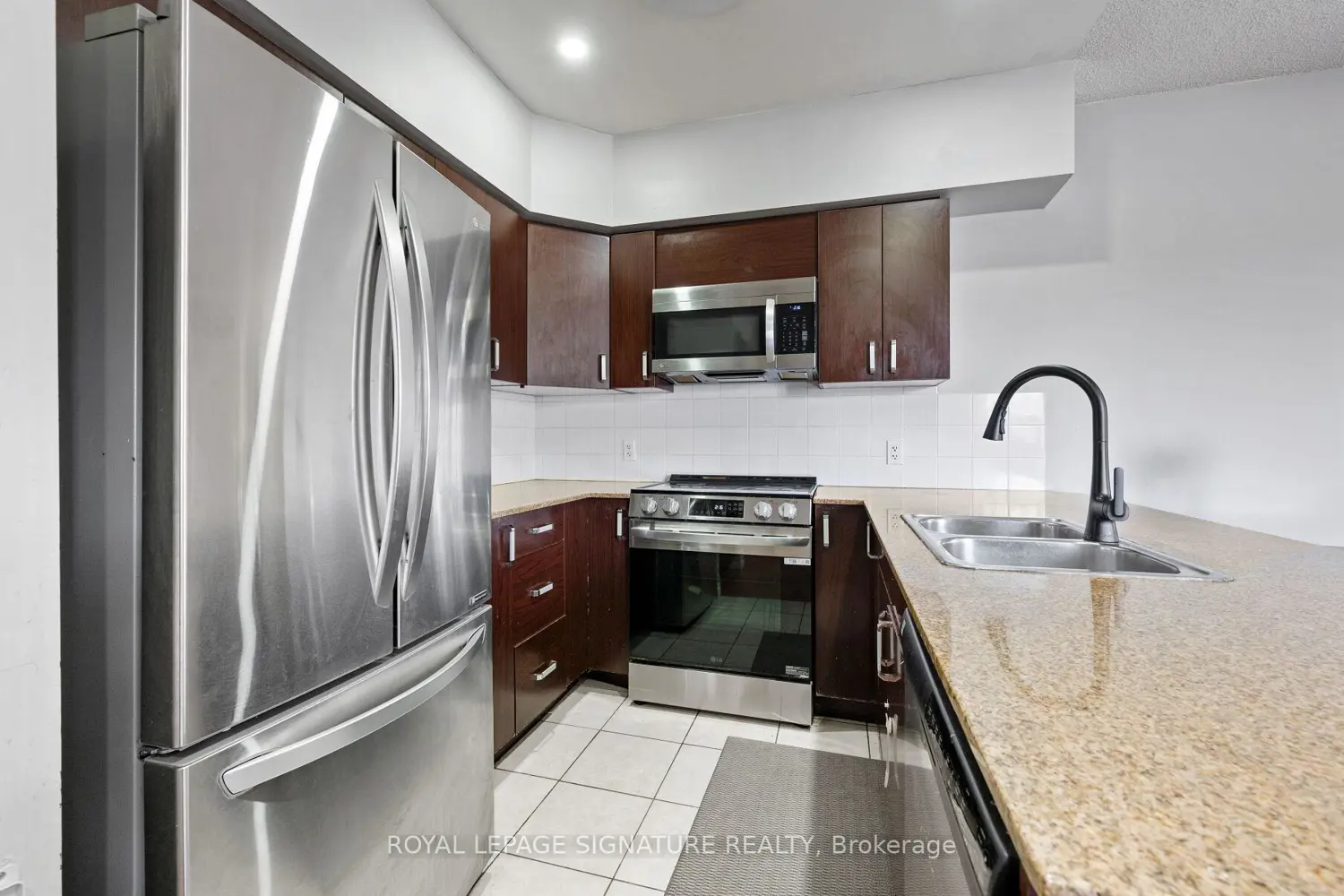 Additional image 4 of 7405 Goreway Drive 104