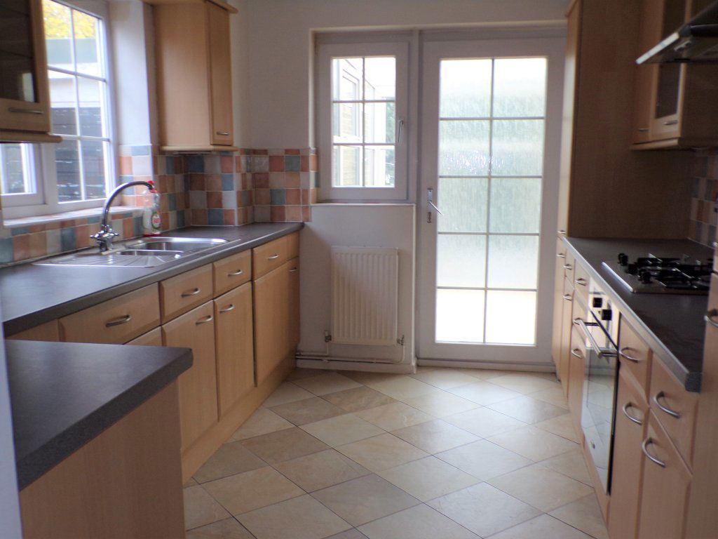 Additional image 2 of 3 bed property to rent18 Pembroke Close, Grove Park, Blackwood NP12