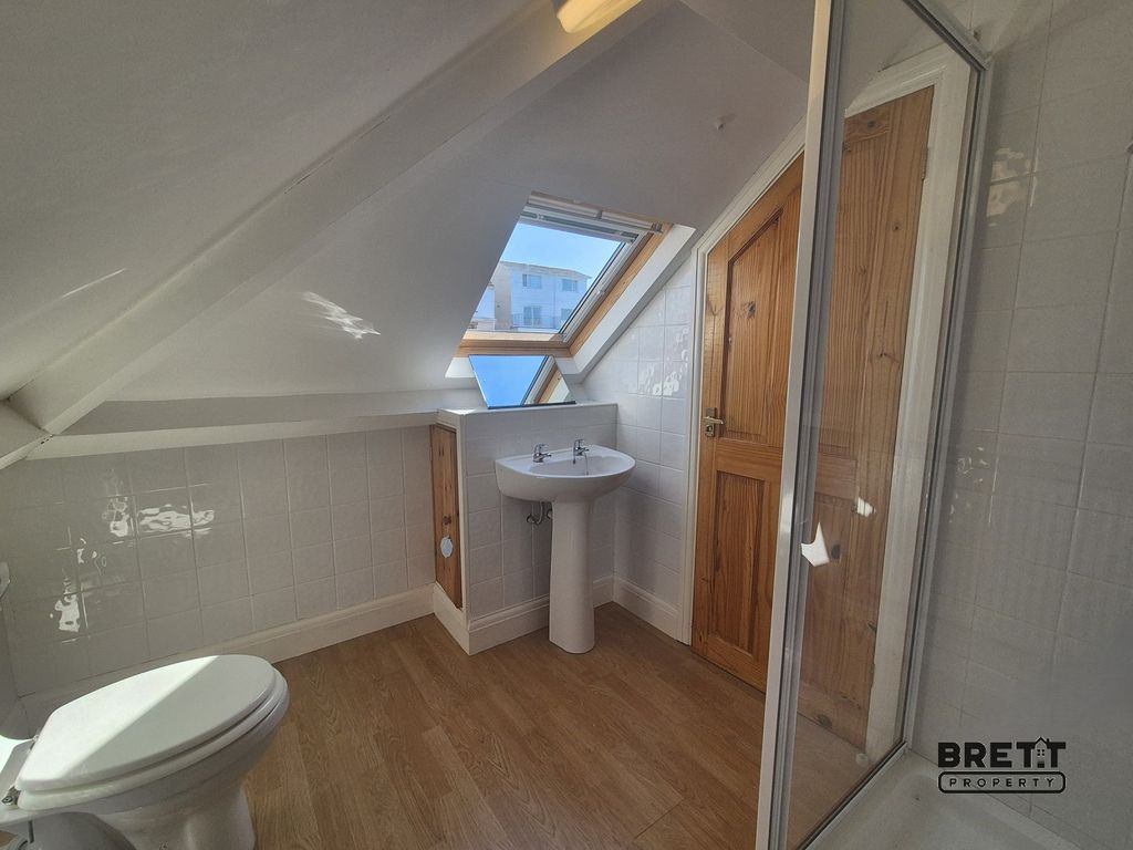 Additional image 15 of 4 bed detached house to rent14 Pointfields Crescent, Hakin, Milford Haven, Pembrokeshire. SA73