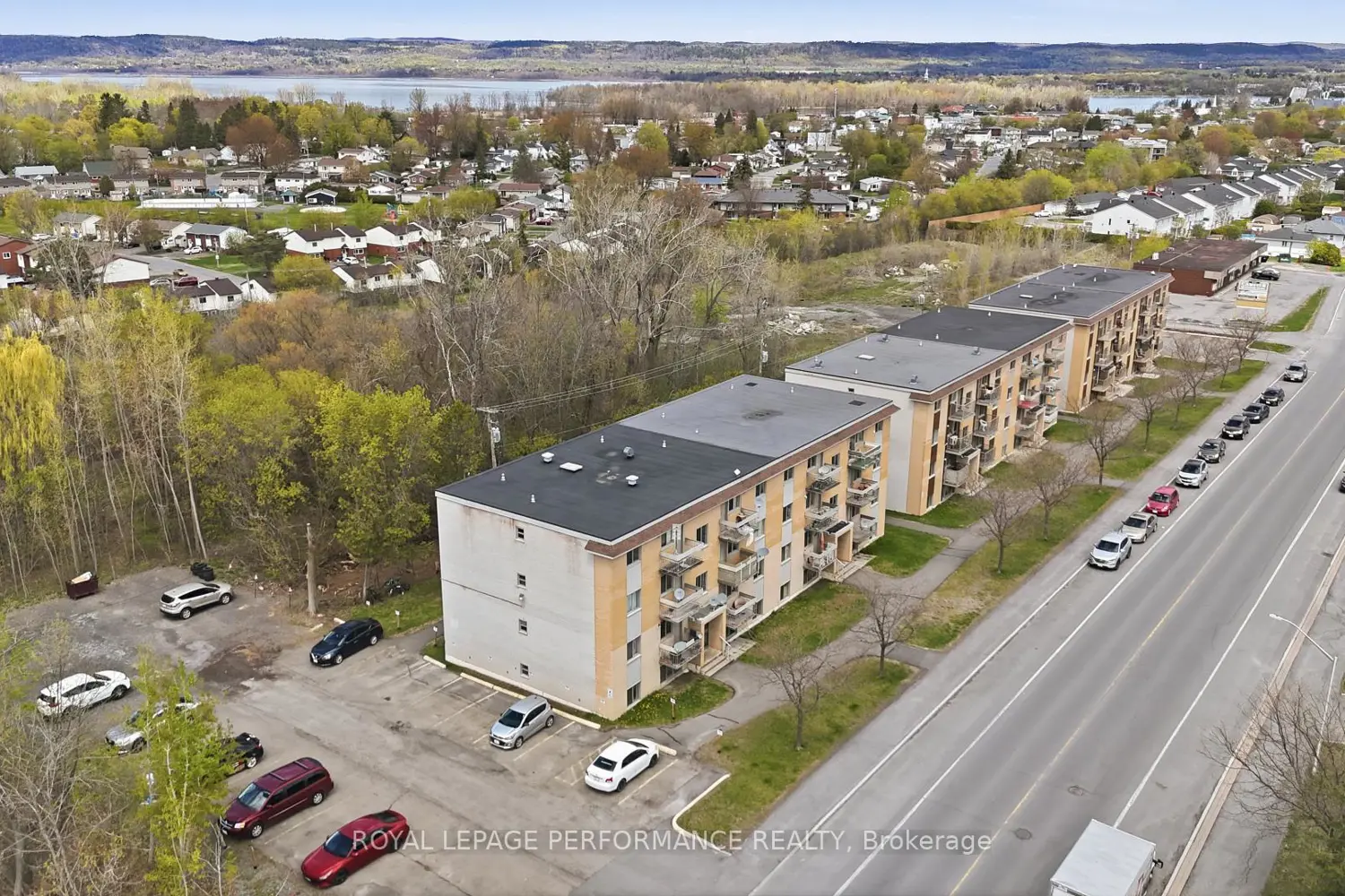 Additional image 14 of 998 Cartier Boulevard 8