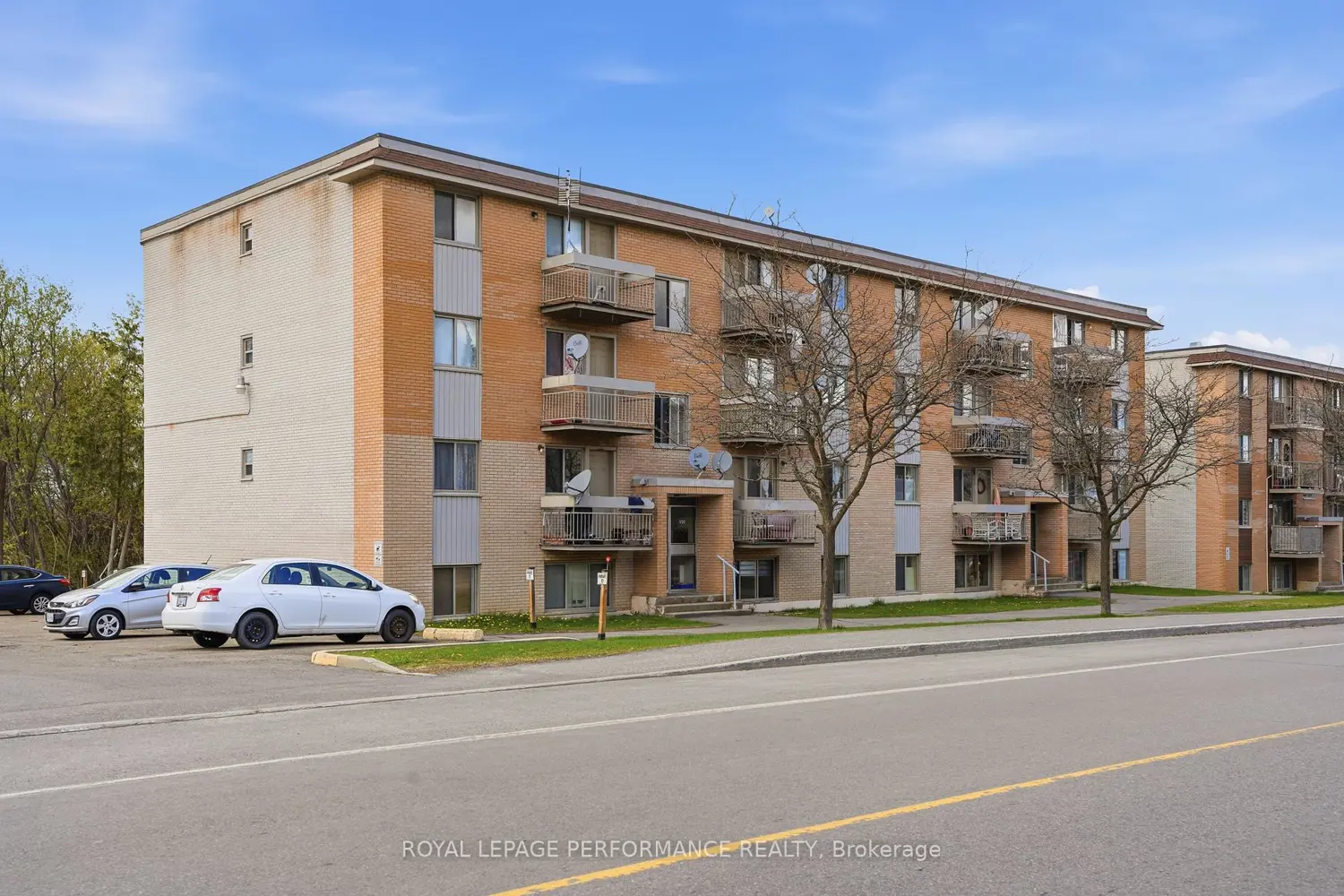 Additional image 3 of 998 Cartier Boulevard 8