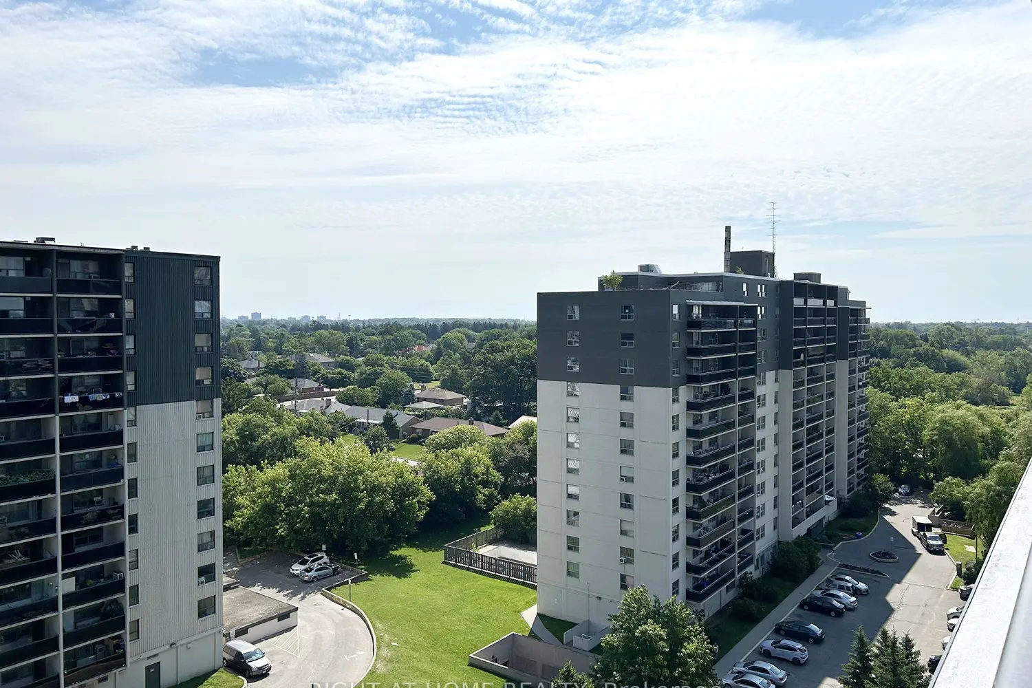 Additional image 19 of 86 Dundas Street 909