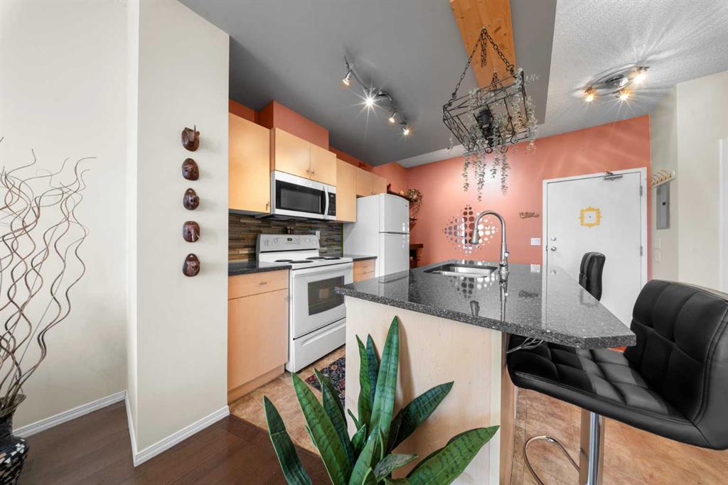 Additional image 5 of 3206-73 Erin Woods Court SE, Calgary, AB, T2B 3V2