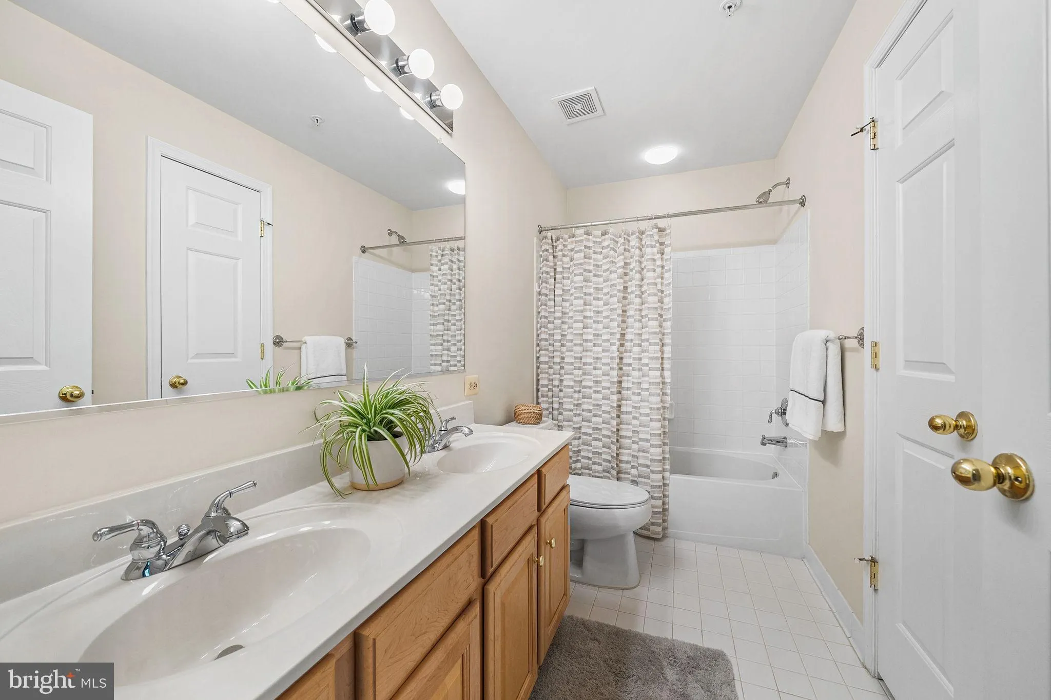Additional image 108 of 135 Wootton Oaks Court, Rockville, MD 20852