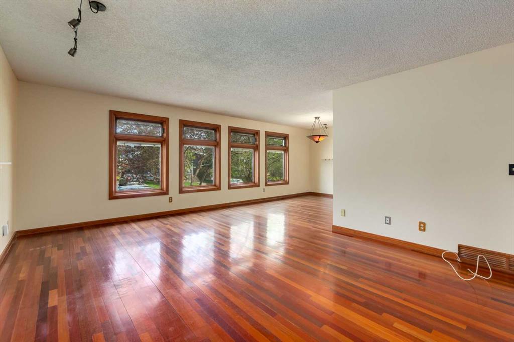 Additional image 3 of 80 Macewan Glen Road NW, Calgary, AB, T3K 2C6
