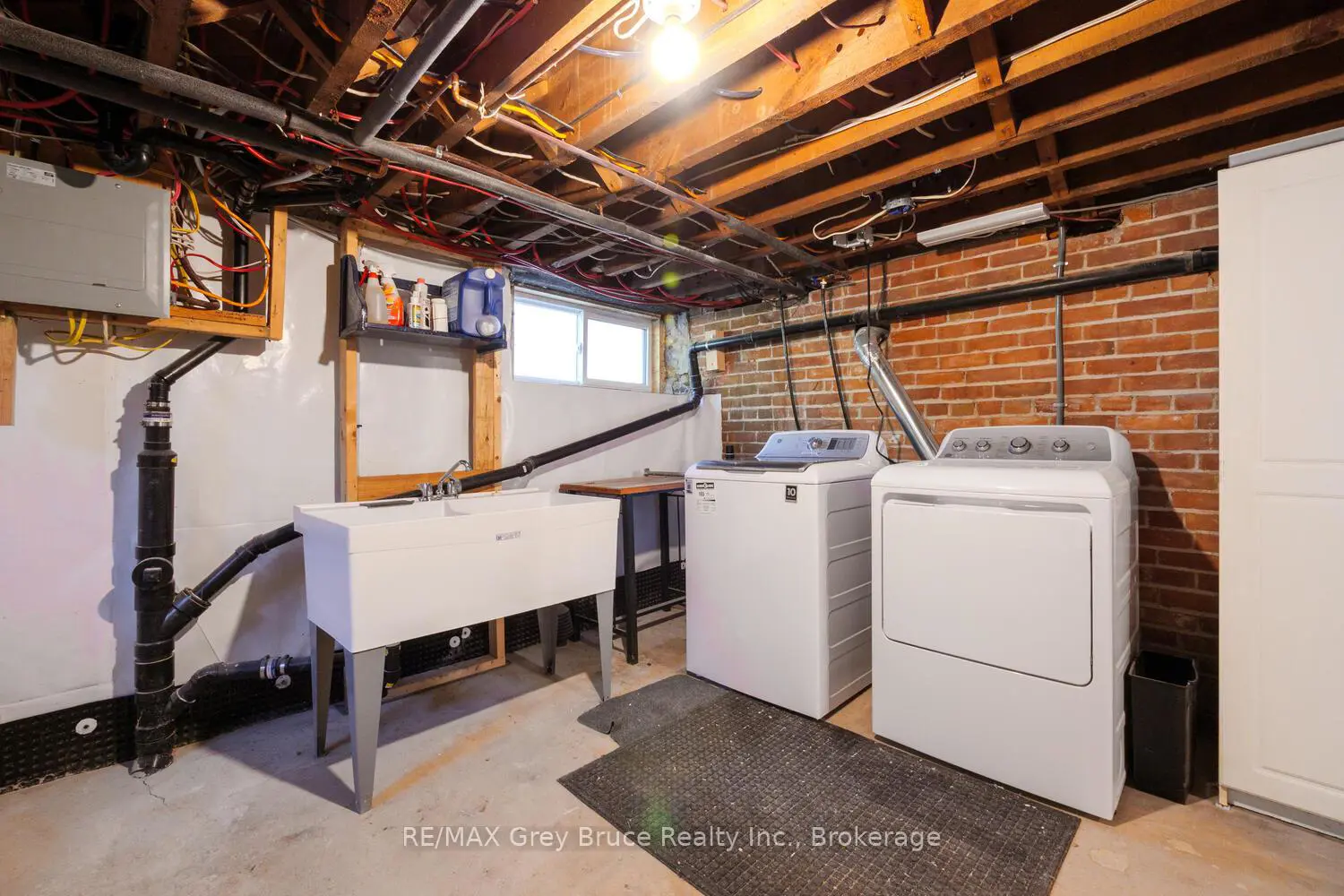 Additional image 13 of 1075 4Th Avenue