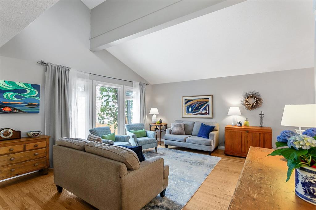 Additional image 5 of 124 Oakchurch Place SW, Calgary, AB, T2V 4B5