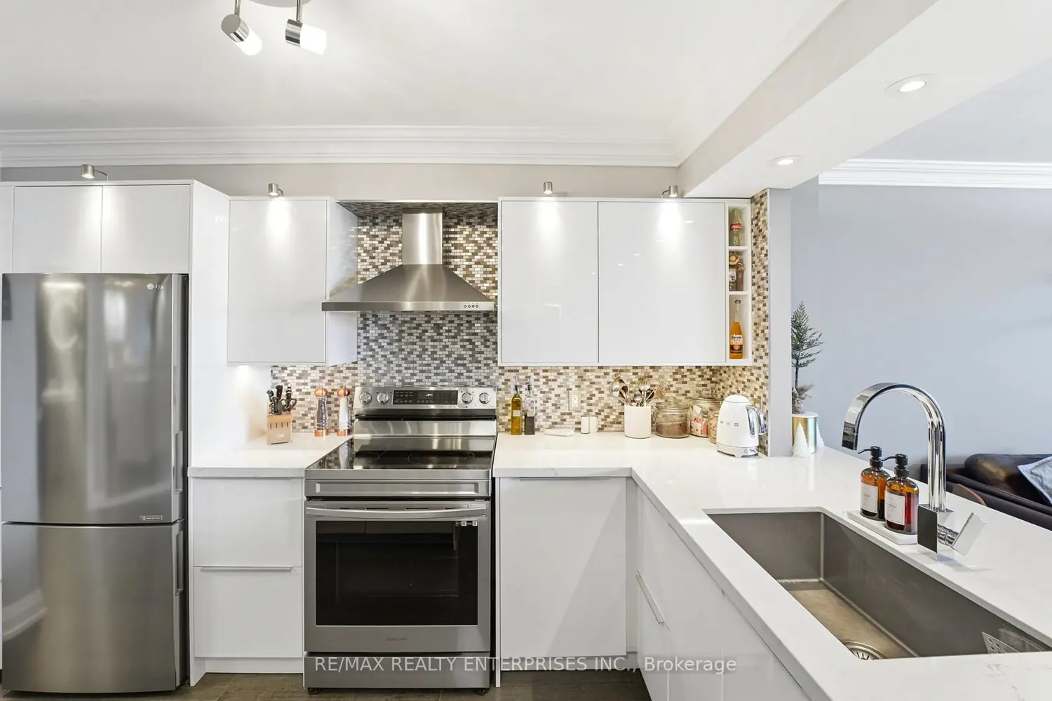 Additional image 10 of 1500 Grazia Court 208