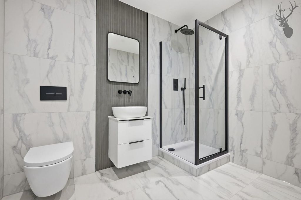 Additional image 6 of 2 bed flat for saleHigh Road, Chigwell IG7