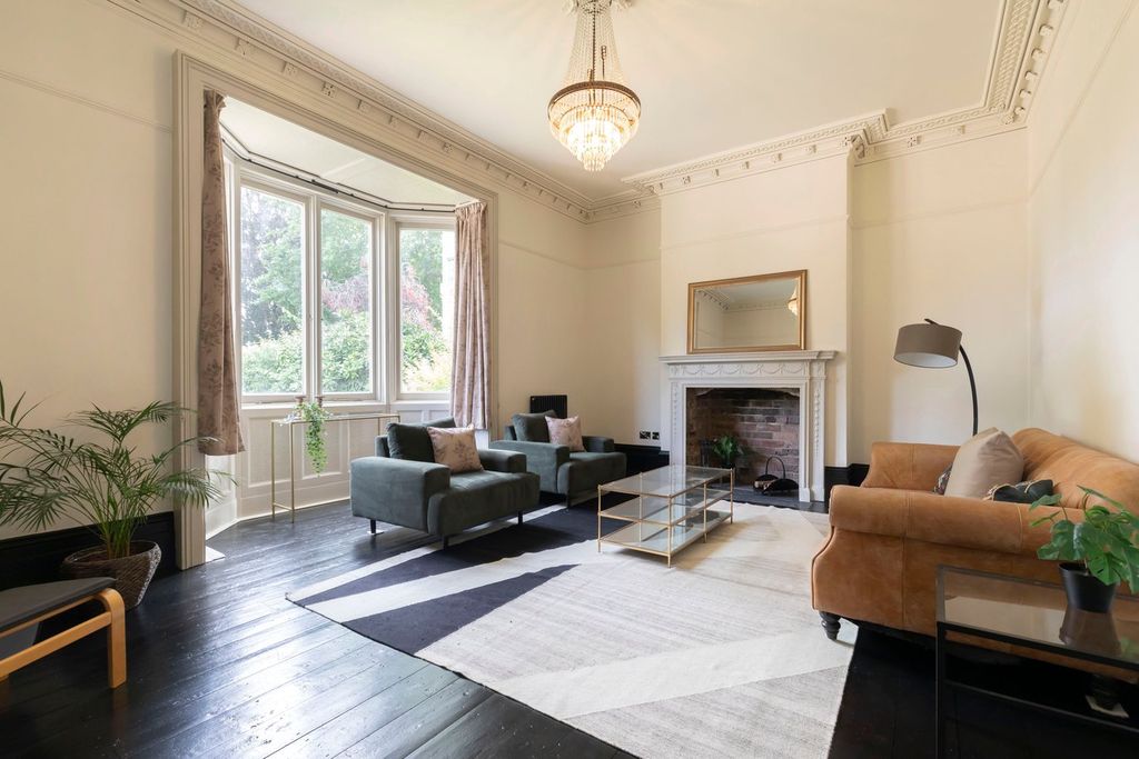 Additional image 3 of 7 bed detached house to rentLondon Road, Cheltenham GL52