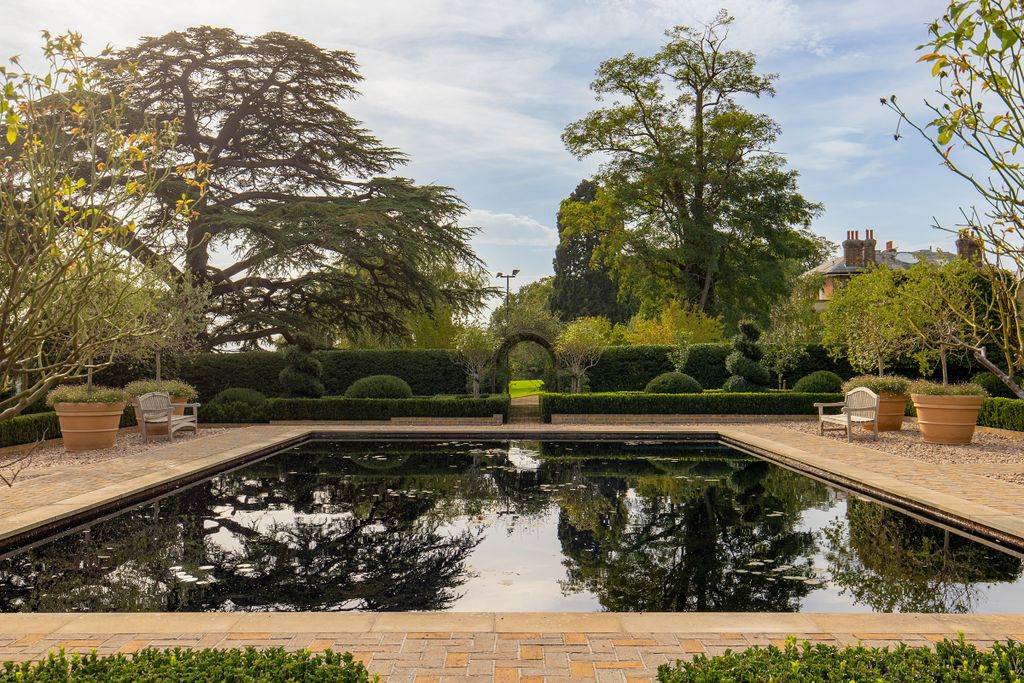 Additional image 13 of 8 bed property for saleWood Hall Lane, Radlett, Hertfordshire WD7