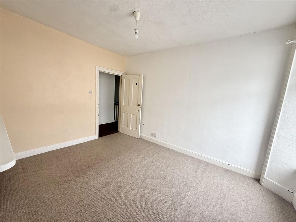 Additional image 12 of 3 bed property to rentLaws Street, Pembroke Dock SA72
