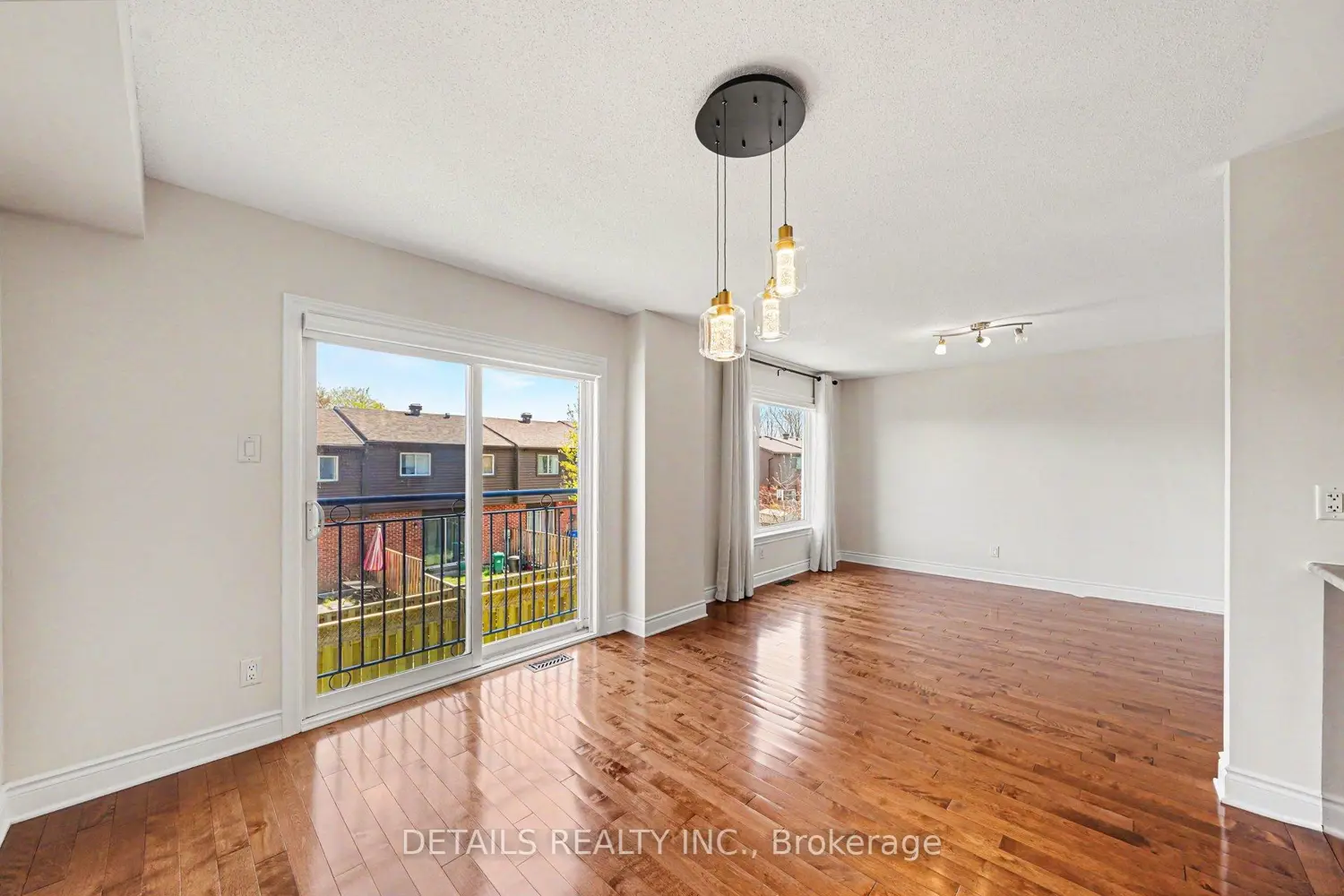 261 Parkin Circle photo 4