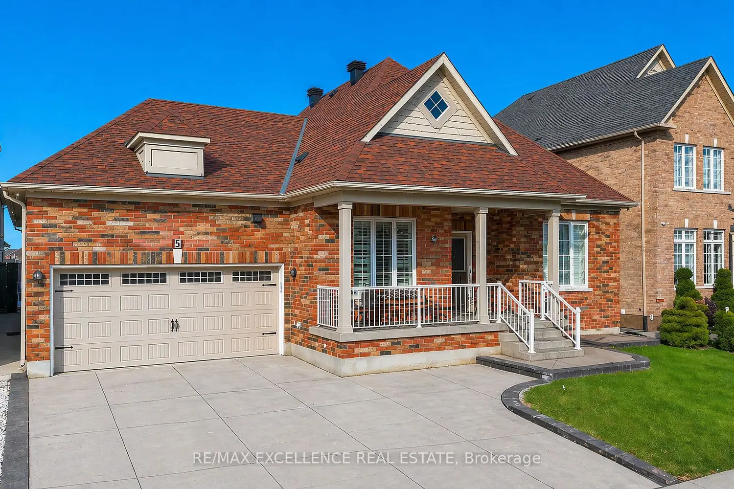 5 Castlegate Boulevard