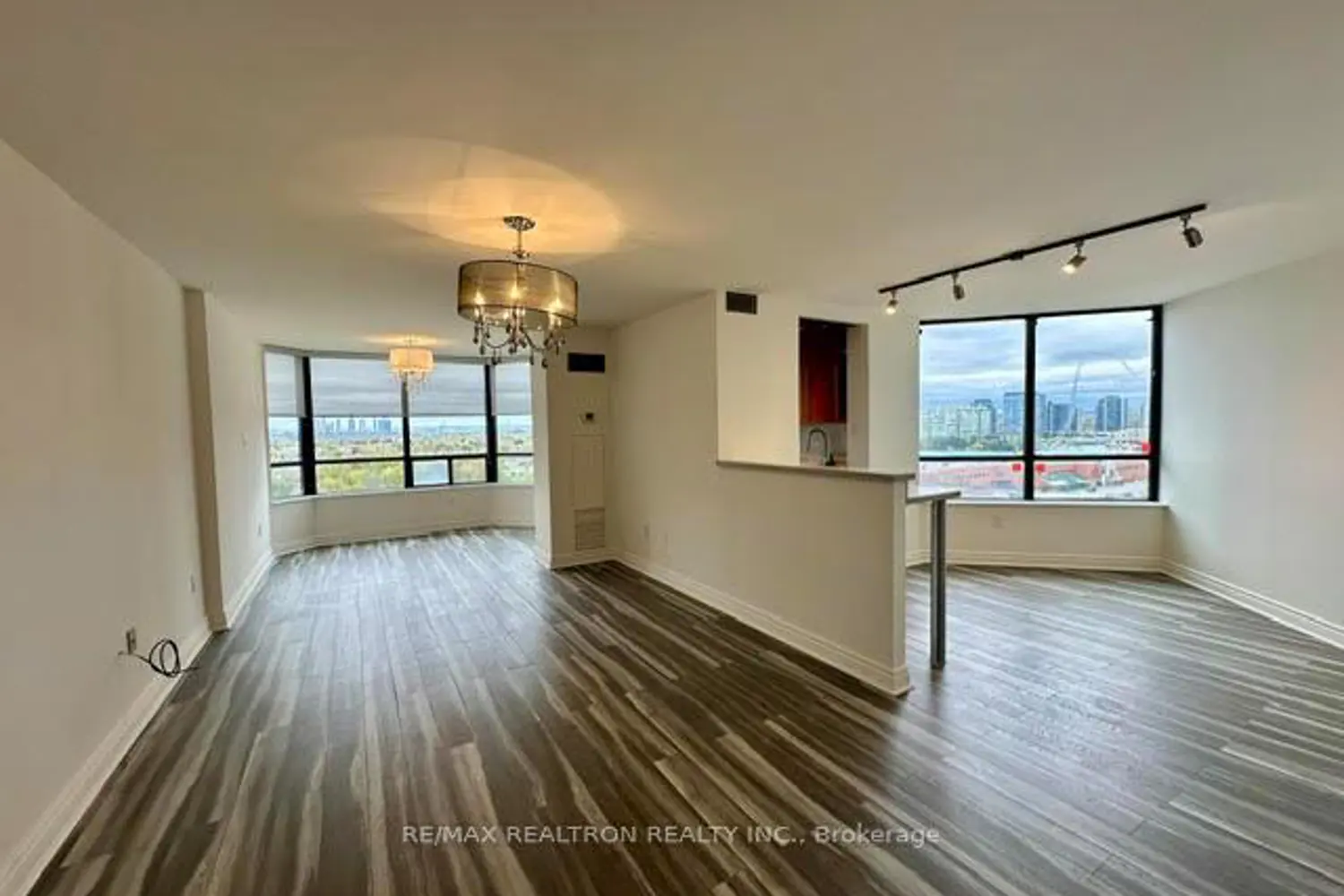 Additional image 4 of 7440 Bathurst Street 1503