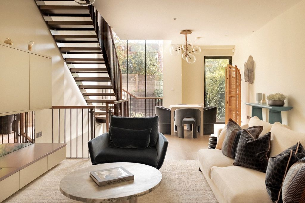 4 bed terraced house for saleSt Luke's Street, Chelsea SW3