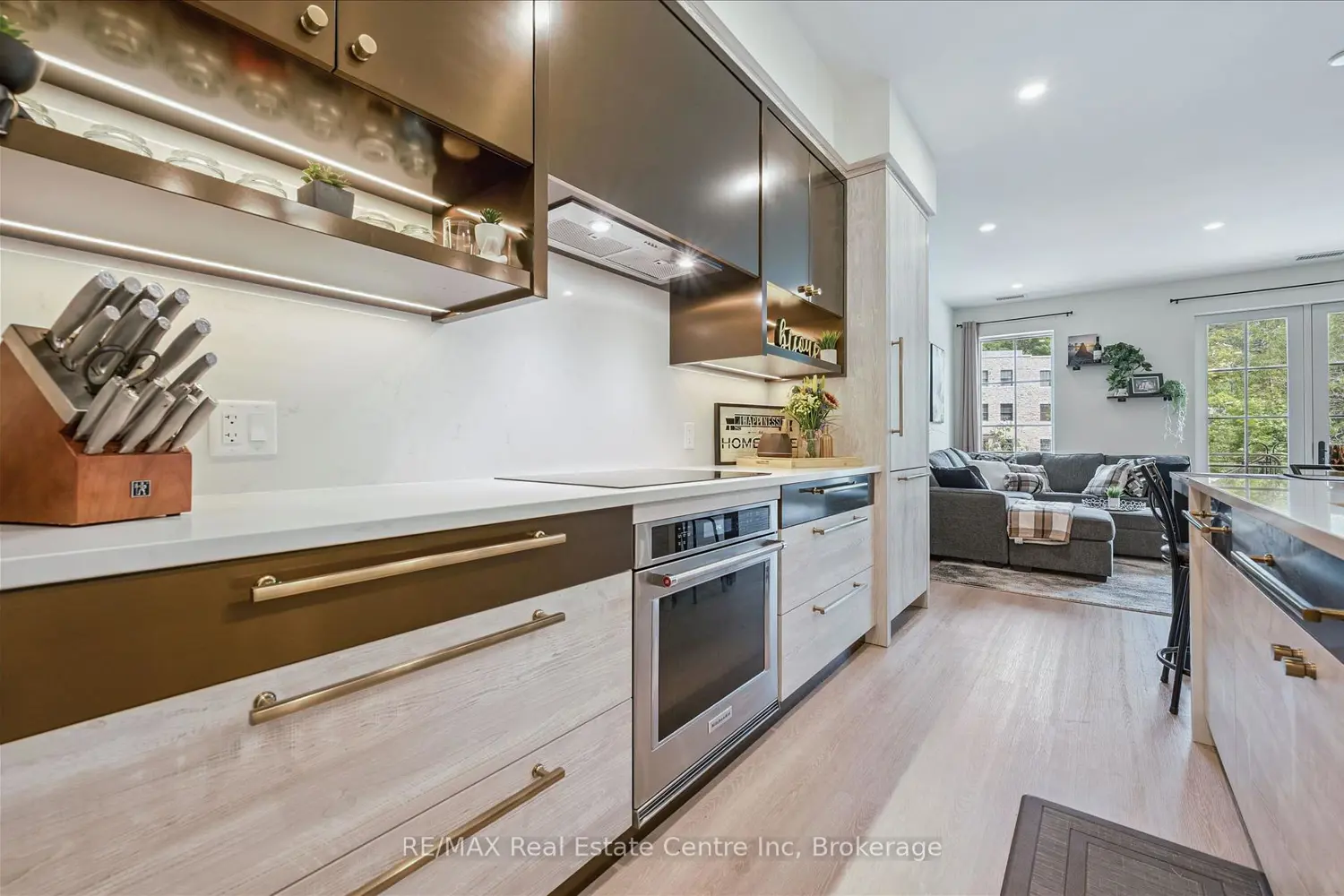 Additional image 7 of 6523 Wellington Road 7 29