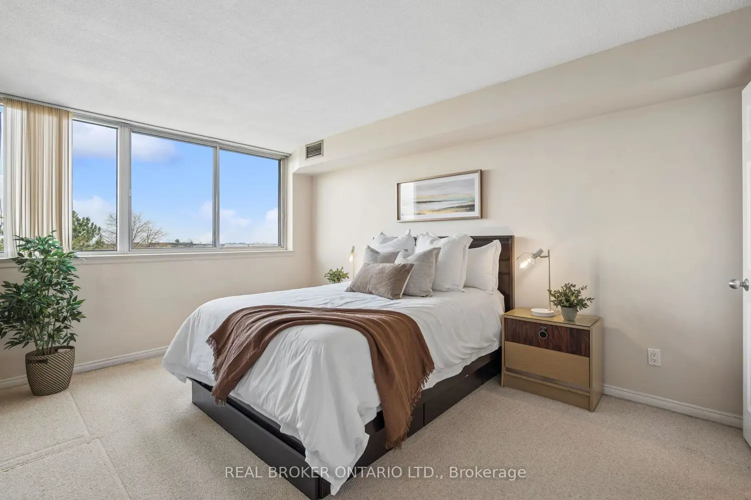 Additional image 10 of 880 Dundas Street 503