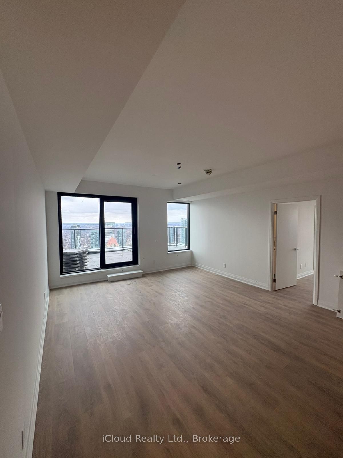 Additional image 3 of 4907-4015 The Exchange N/a, Mississauga, ON, L5B 0N9