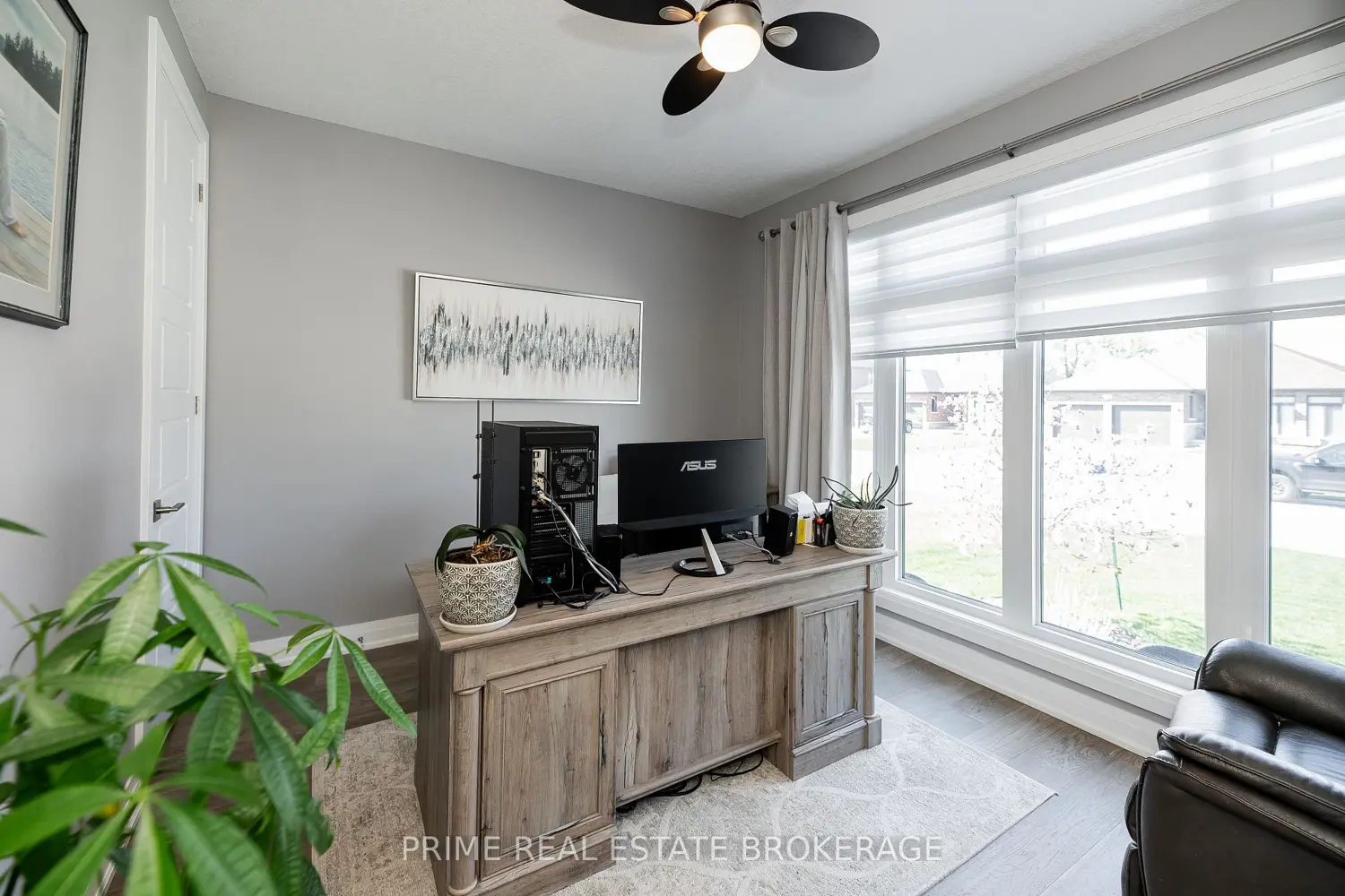 225 Leitch Street photo 2