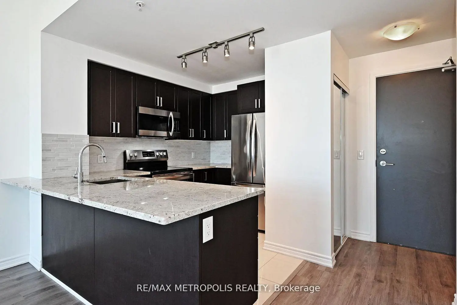 Additional image 8 of 11611 Yonge Street 809