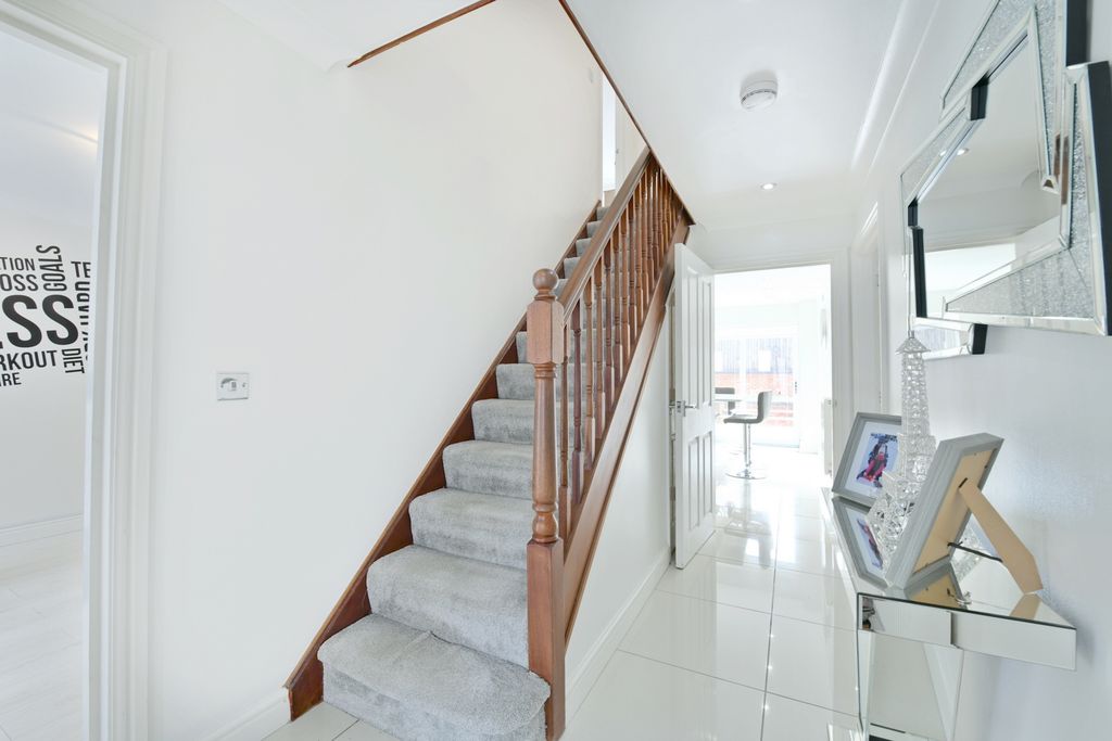 Additional image 8 of 7 bed detached house for saleClos Trehelyg, Ebbw Vale NP23