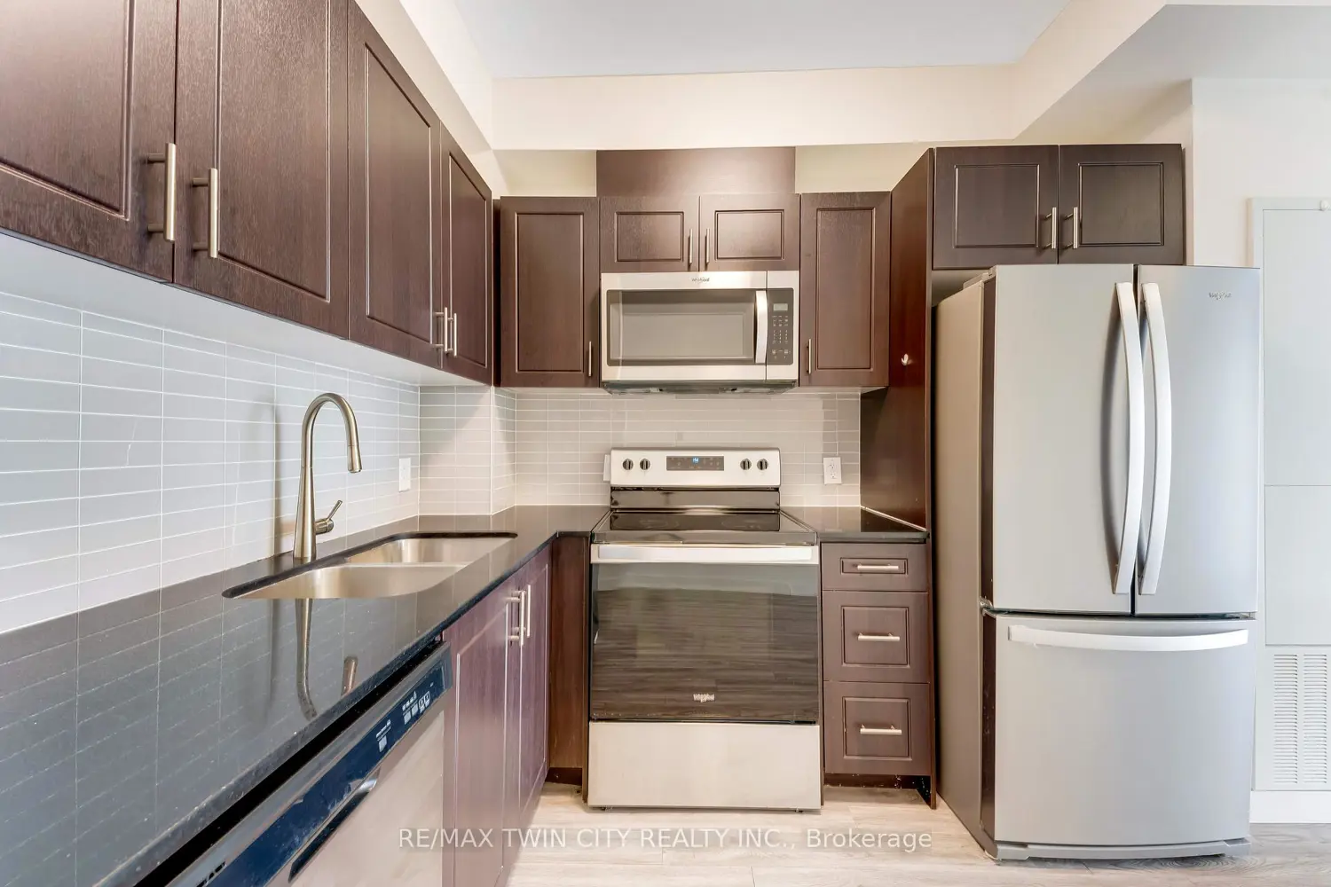 Additional image 7 of 128 King Street 904