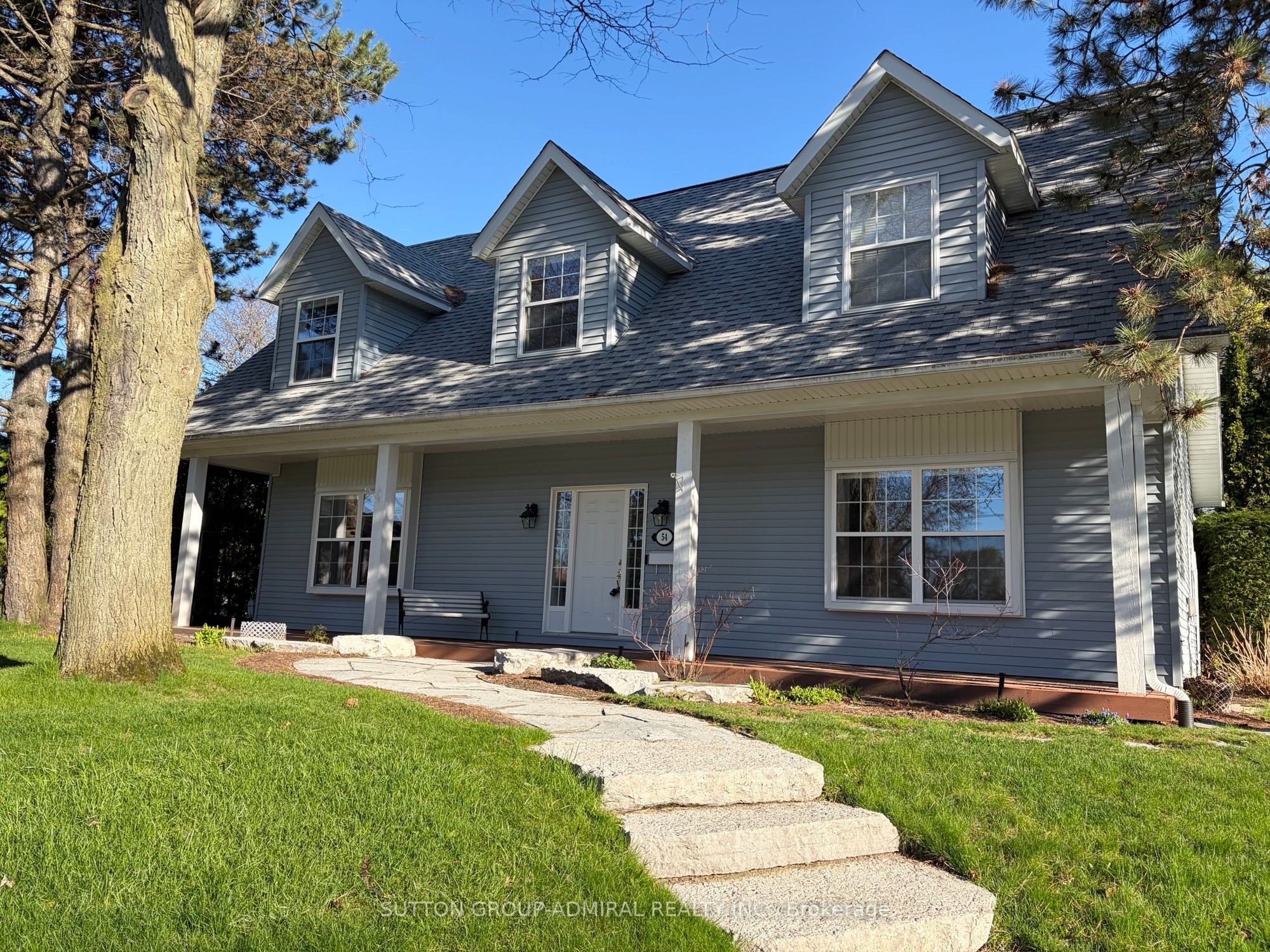 54 Starlight Crescent, Richmond Hill, ON, L4C 4X5
