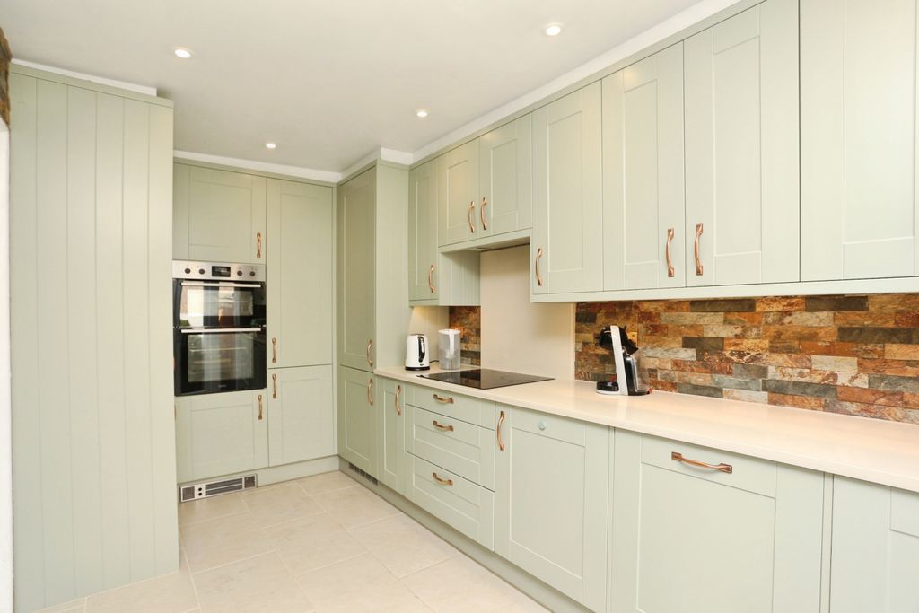 Additional image 4 of 3 bed bungalow for salePoverest Road, Orpington BR5
