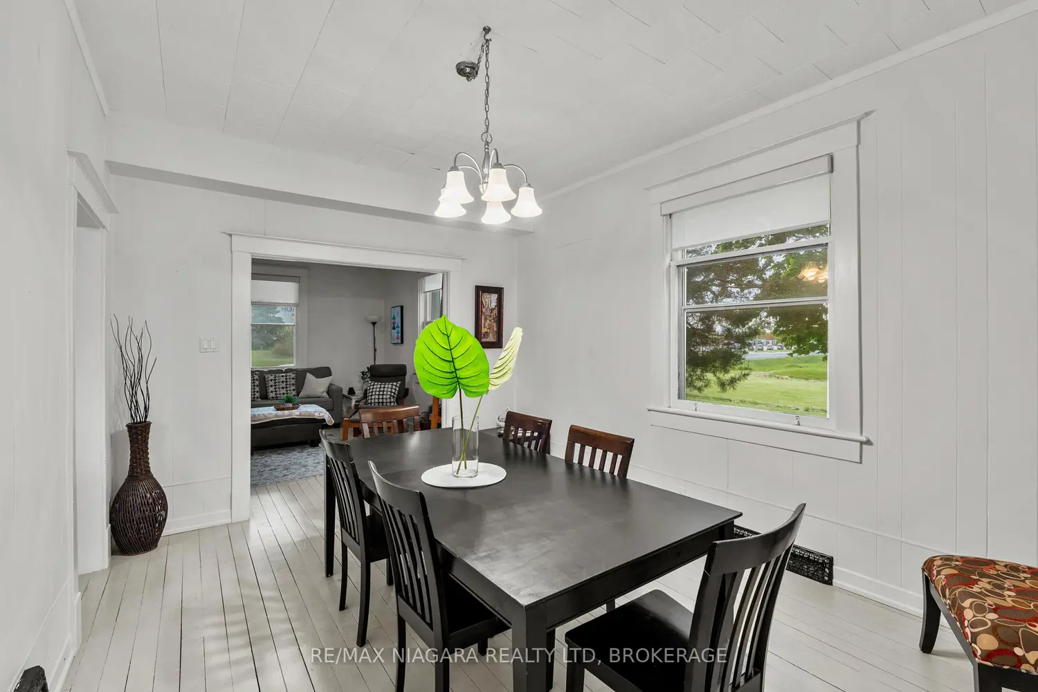 1068 Niagara Stone Road photo 5