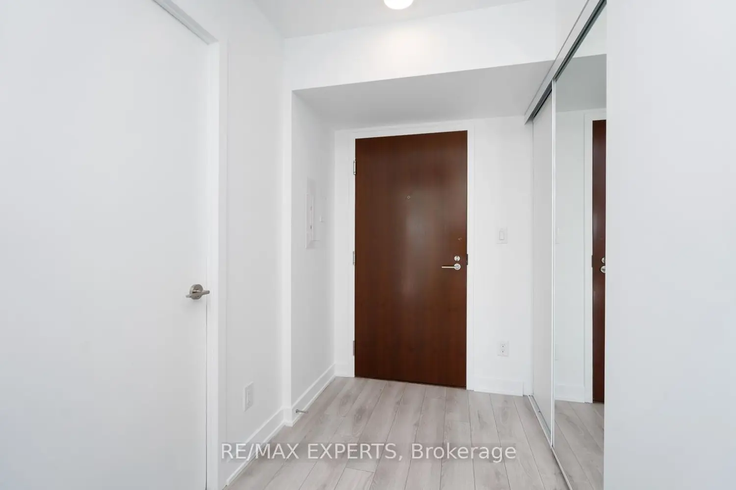 160 Flemington Road 416 photo 3