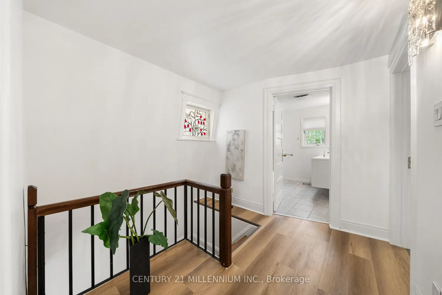 134 Helendale Avenue photo 4