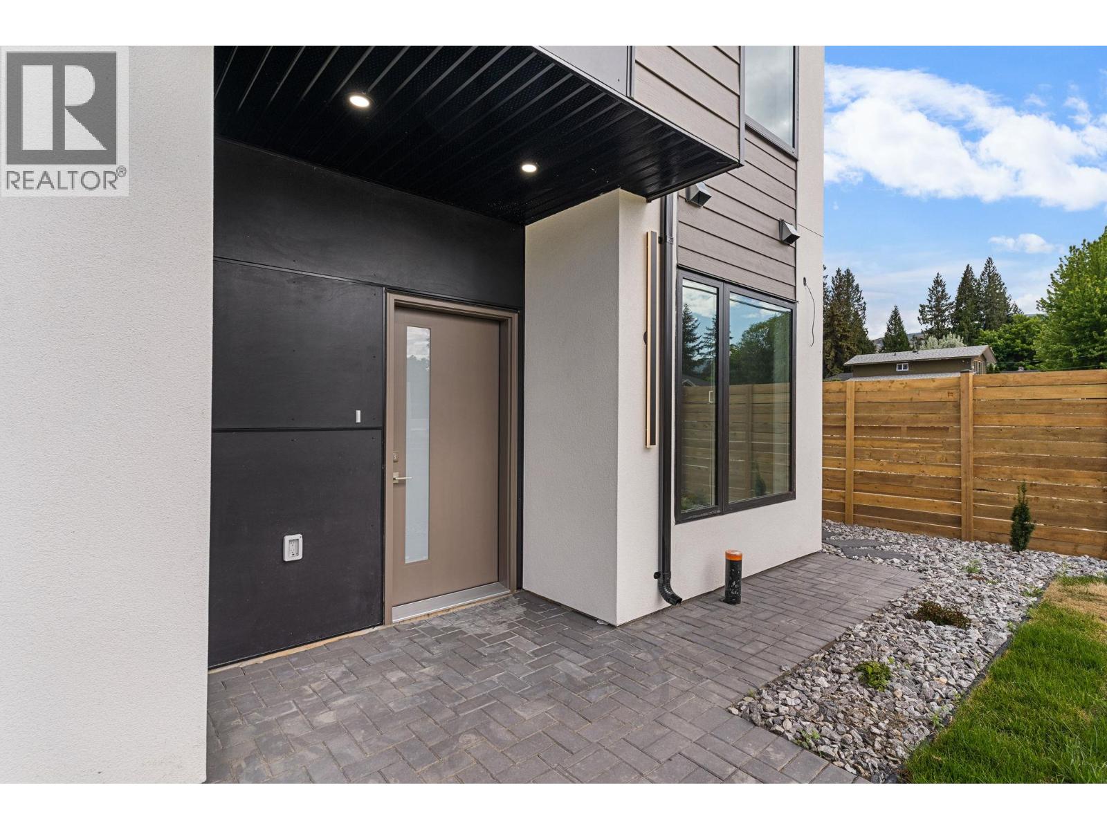 Additional image 2 of 4567 Gordon Drive, Kelowna, BC, V1W1T3
