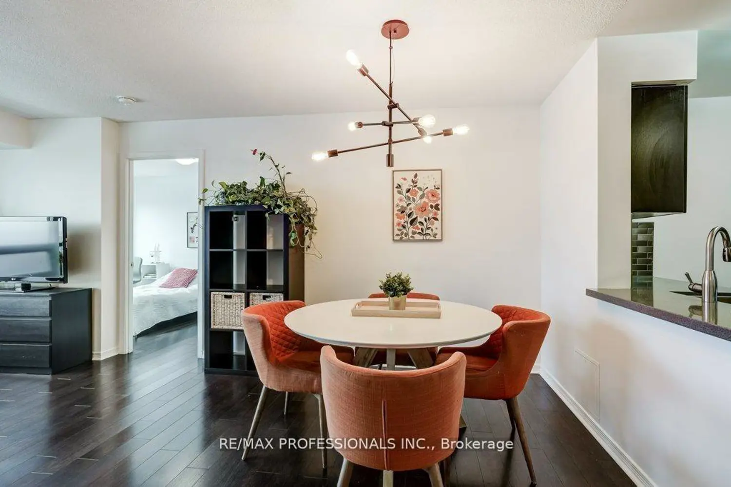 Additional image 6 of 60 Heintzman Street 930