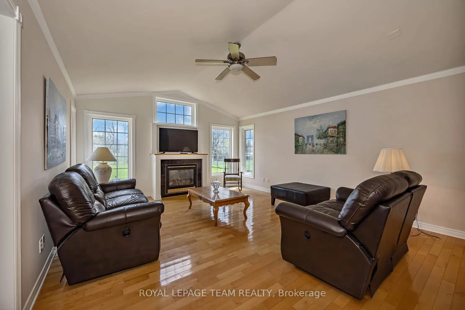 6668 Tommary Drive photo 2