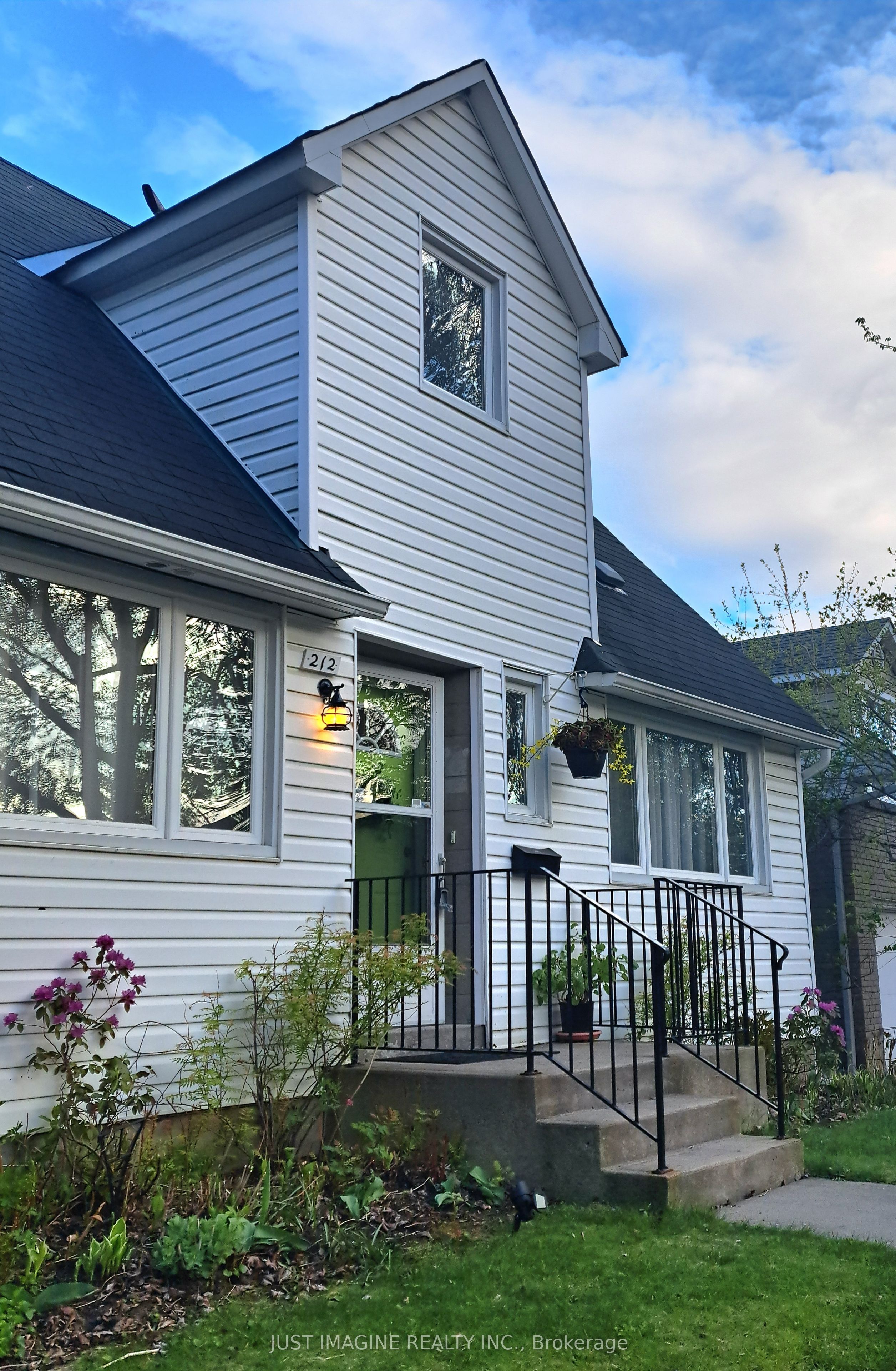 Additional image 2 of 212 Lennox Park Avenue, Ottawa, ON, K1G 0J4