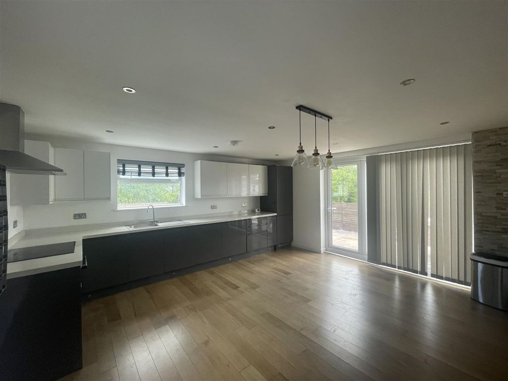 Additional image 3 of 3 bed detached bungalow to rentHighfield Road, Twyn, Ammanford SA18