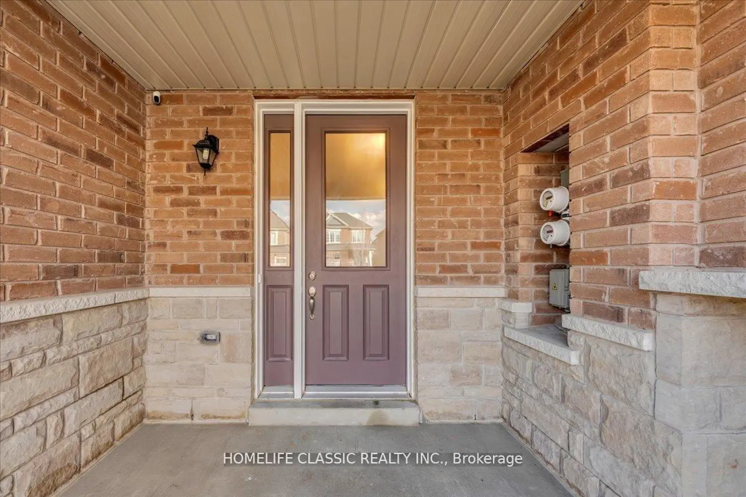 82 Blackberry Valley Crescent photo 2