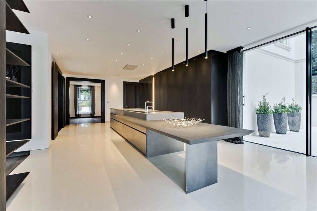 Additional image 6 of 6 bed detached house to rentHorseshoe Ridge, Camp End Road, Weybridge, Surrey KT13