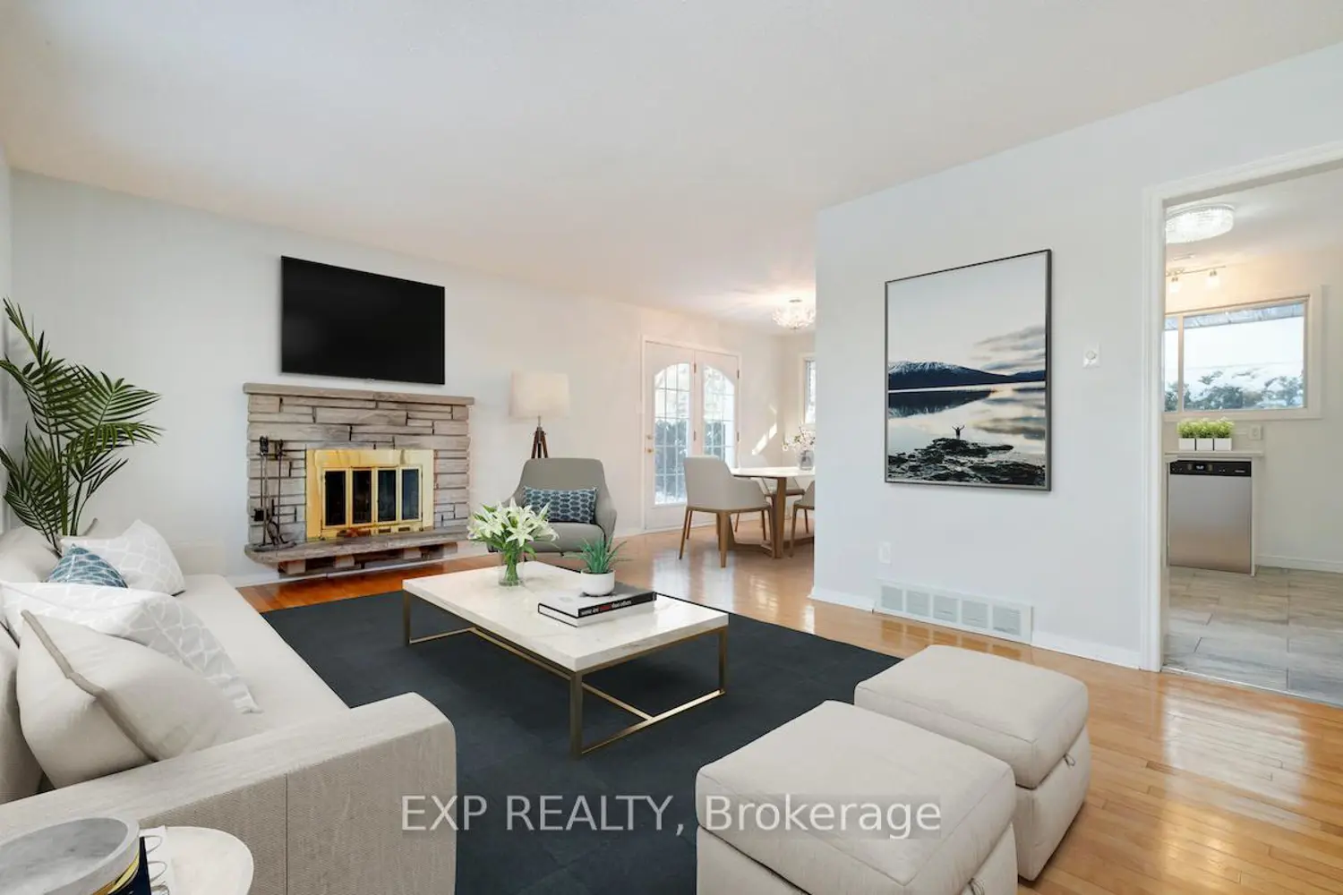 728 Fielding Drive photo 2