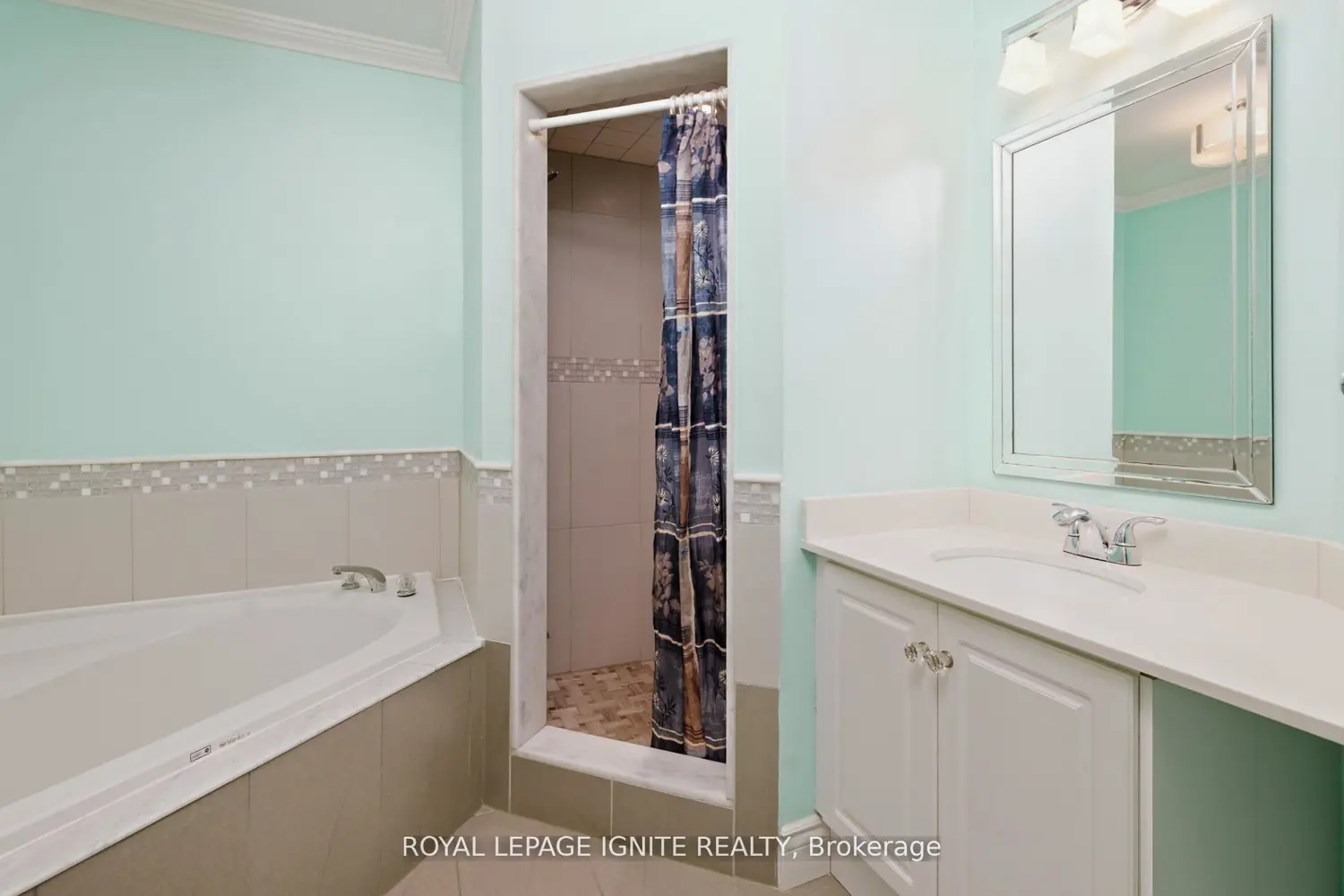 Additional image 12 of 19 Foxchase Avenue 37