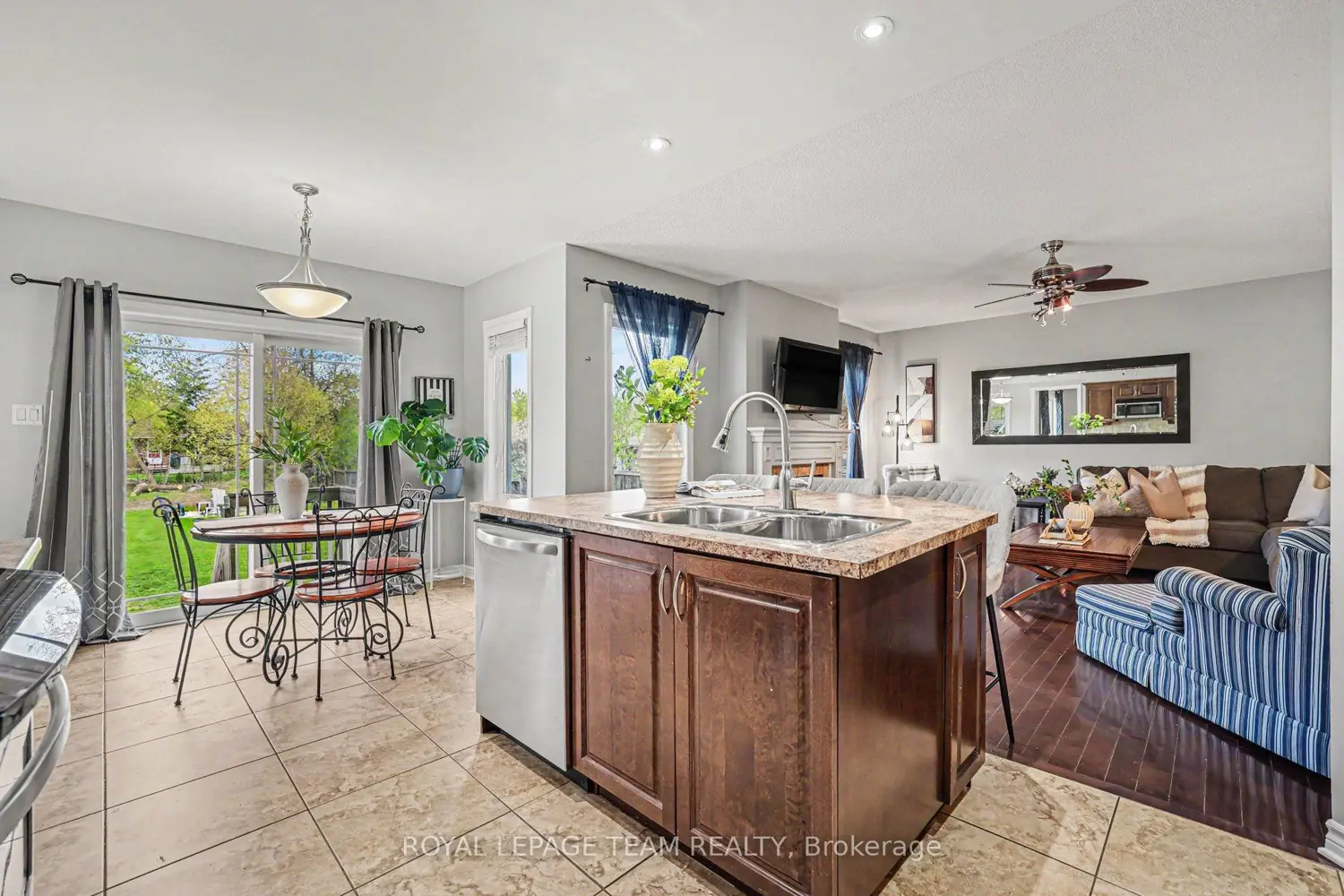 77 Chanonhouse Drive photo 4