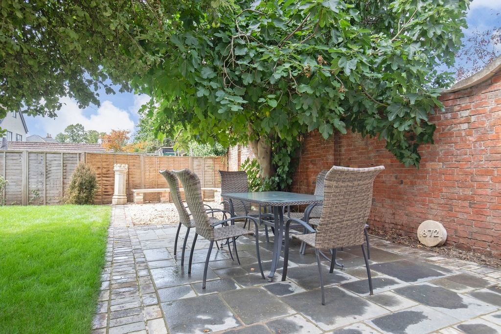 Additional image 32 of 7 bed detached house to rentLondon Road, Cheltenham GL52