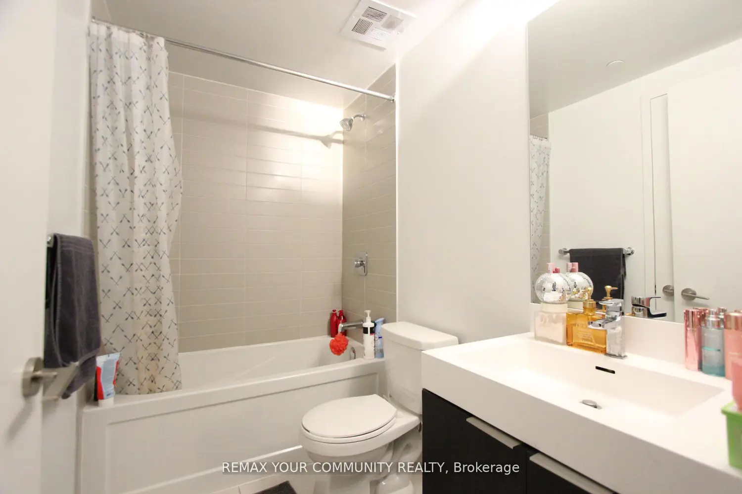 3100 Keele Street 504 photo 4