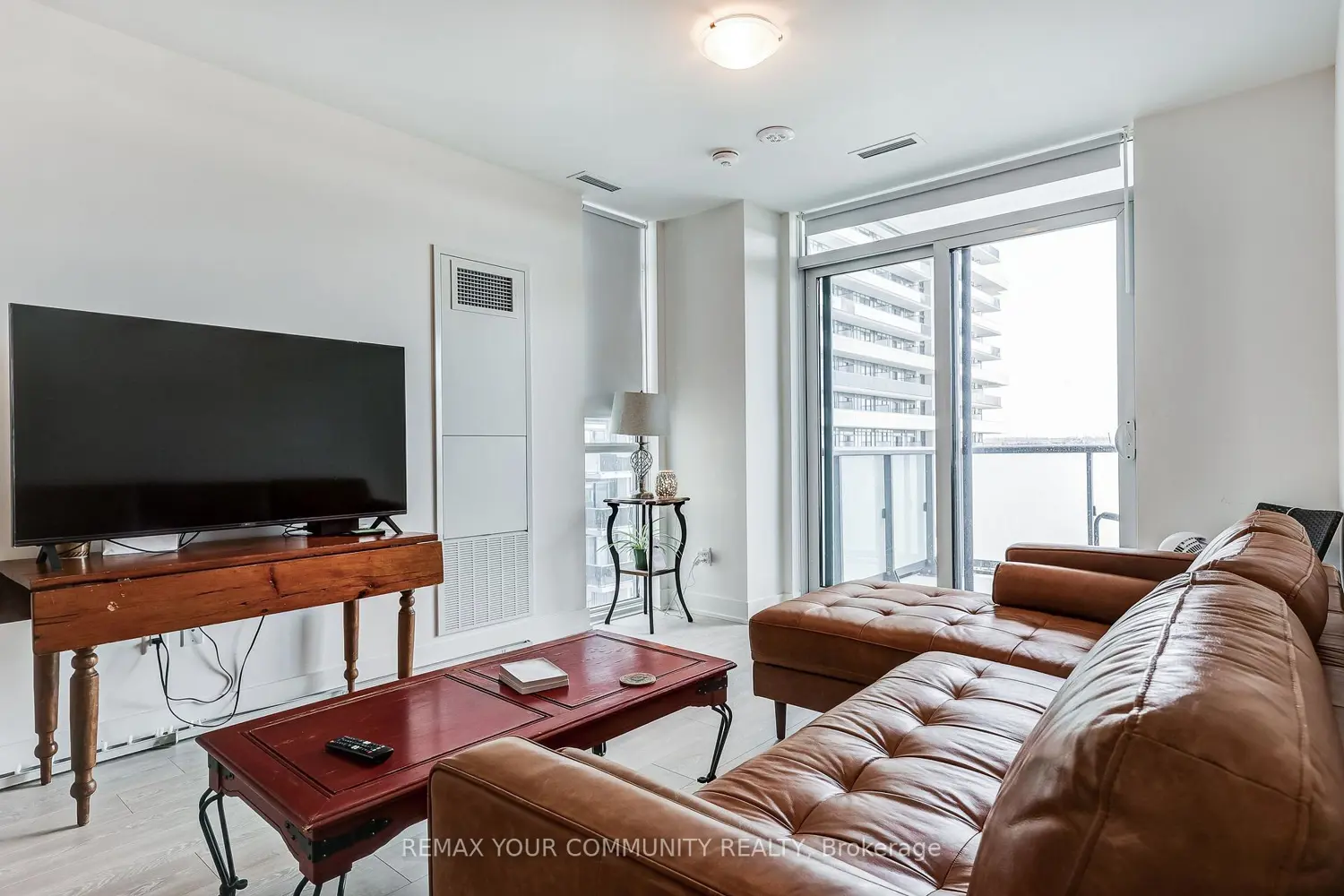 Additional image 8 of 2545 Simcoe Street 917