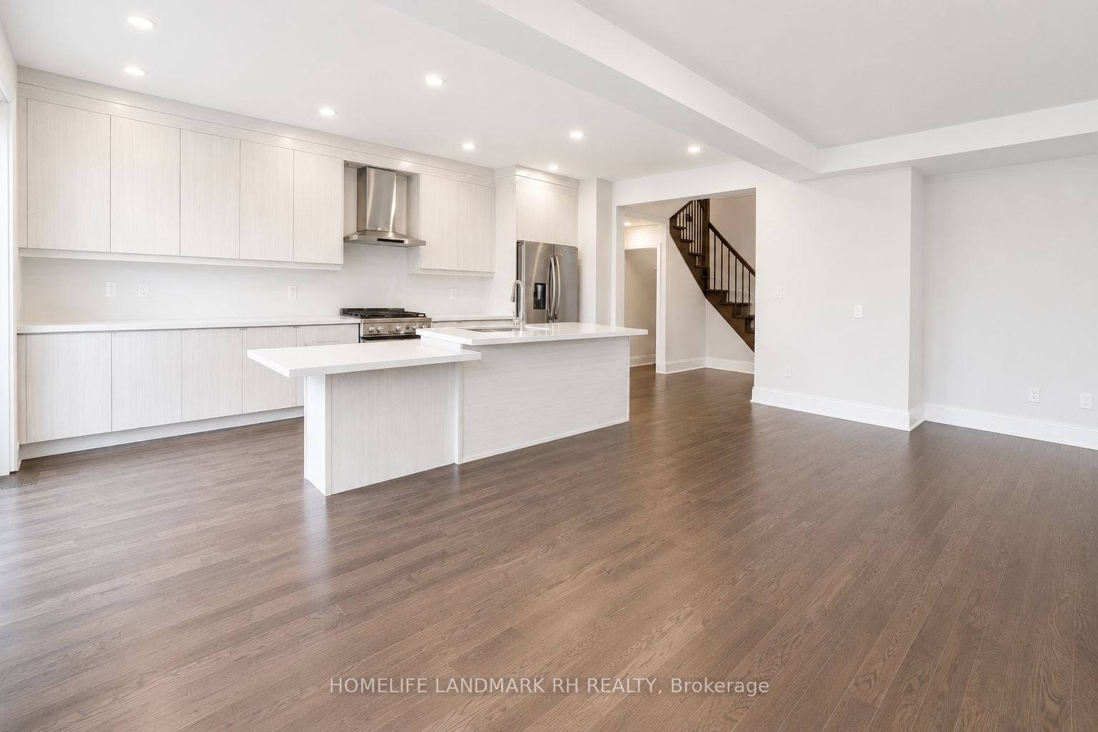 Additional image 3 of 37 Schmeltzer Crescent, Richmond Hill, ON, L4E 1K9