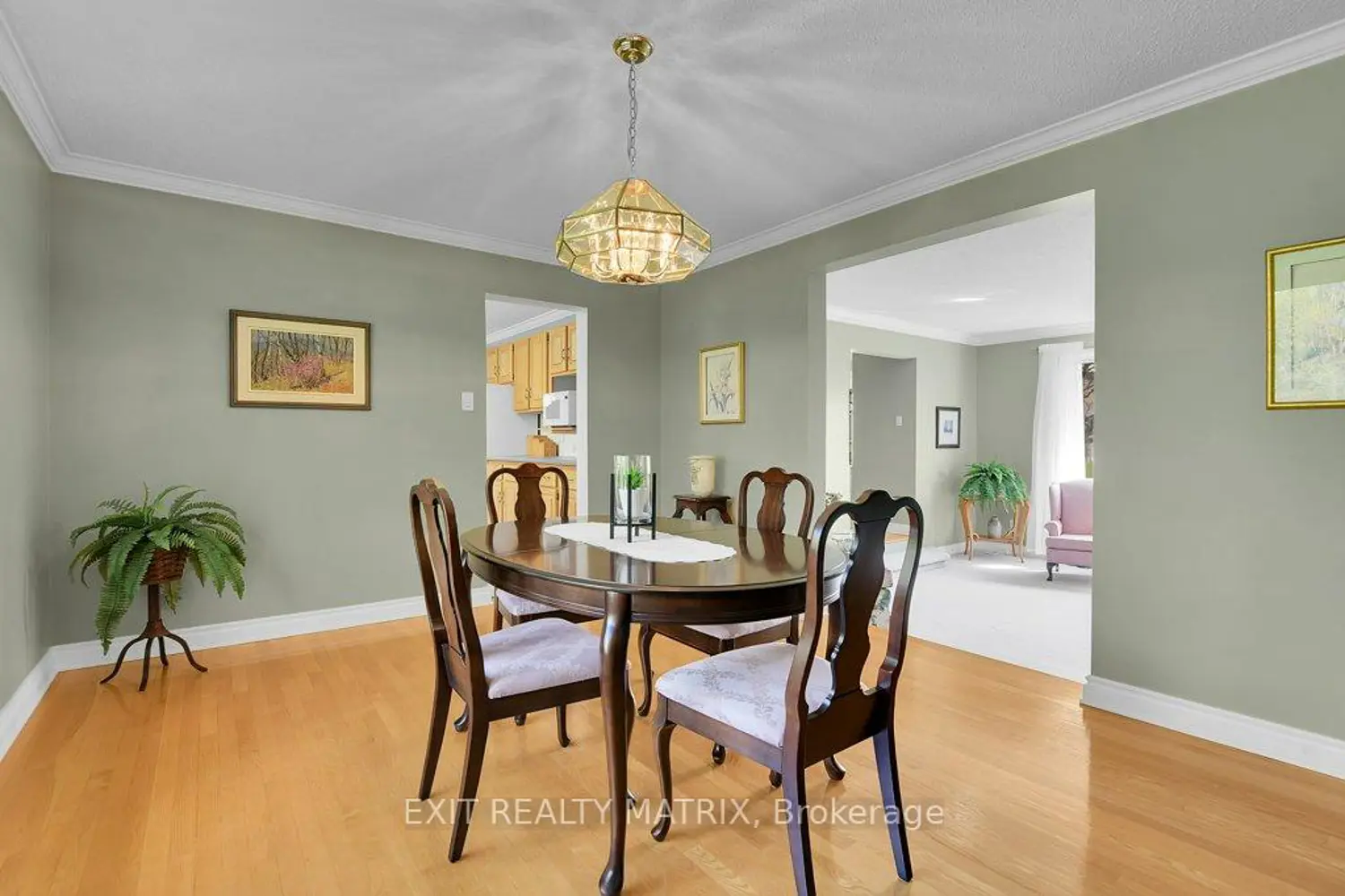 1340 Cuthbert Way photo 2